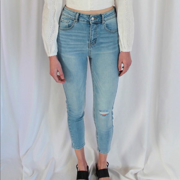Distressed High-Rise Skinny Jeans in Light Wash - Picture 3 of 9